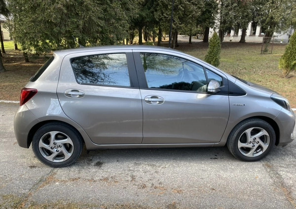 Toyota Yaris cena 45900 przebieg: 182500, rok produkcji 2015 z Starachowice małe 232